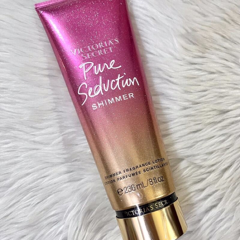 Sữa dưỡng thể hương nước hoa có nhũ Victoria Secret Pure Seduction Shimmer 236ml