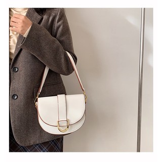Túi bầu da trơn Charles&Keith đẹp