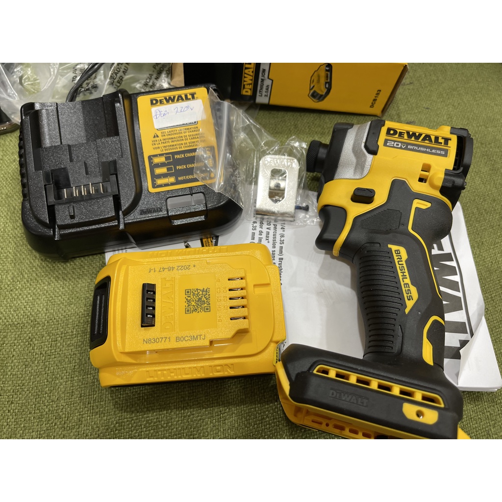 Combo Máy vặn vít Dewalt DCF850 Mexico