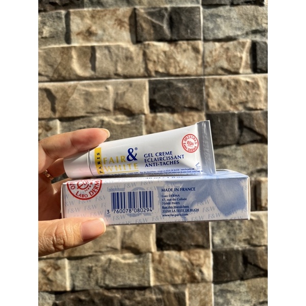 Kem dưỡng da giảm nám FAIR & WHITE BRIGHTENING TREATMENT GEL CREME 30ML