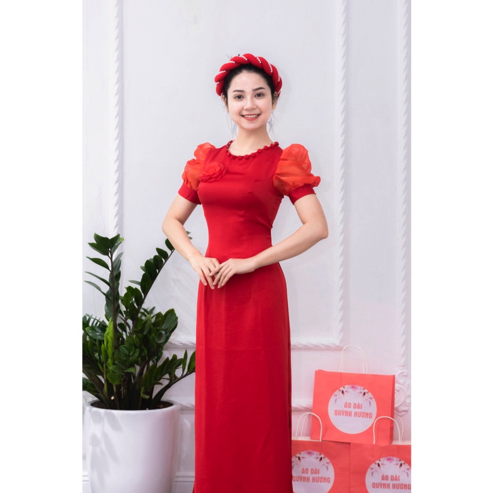 (MUANGAY) Áo dài lụa tây thi đính cúc viền cổ kết hoa ngực cách điệu màu đỏ LT02