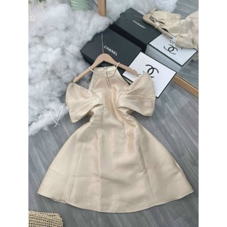 ĐẦM NƠ KEM CỔ YẾM RỚT TAY 