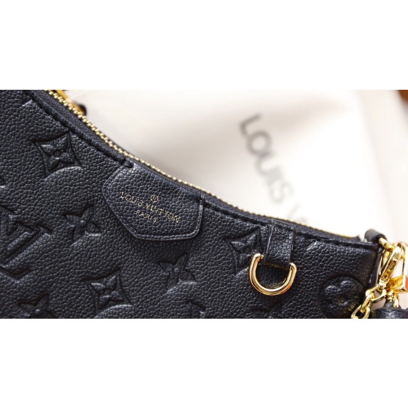 Túi đeo chéo LV Easy Pouch 3 màu size 20cm fullbox 2 lớp