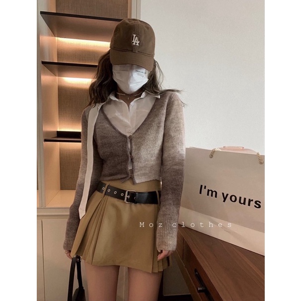 Chân váy xếp li kèm đai
