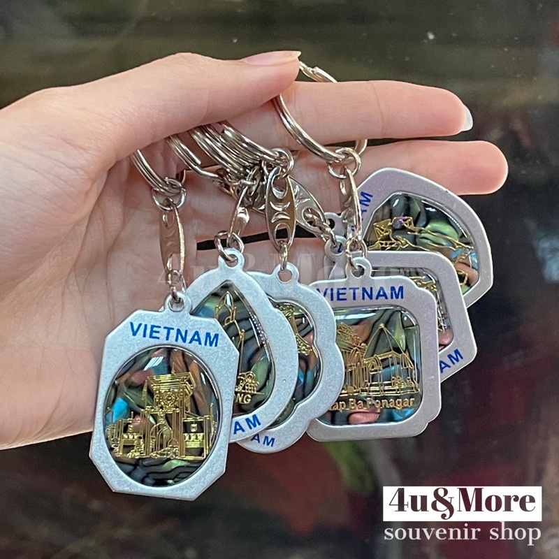 Móc khoá kim loại viền bạc hình địa danh Việt Nam