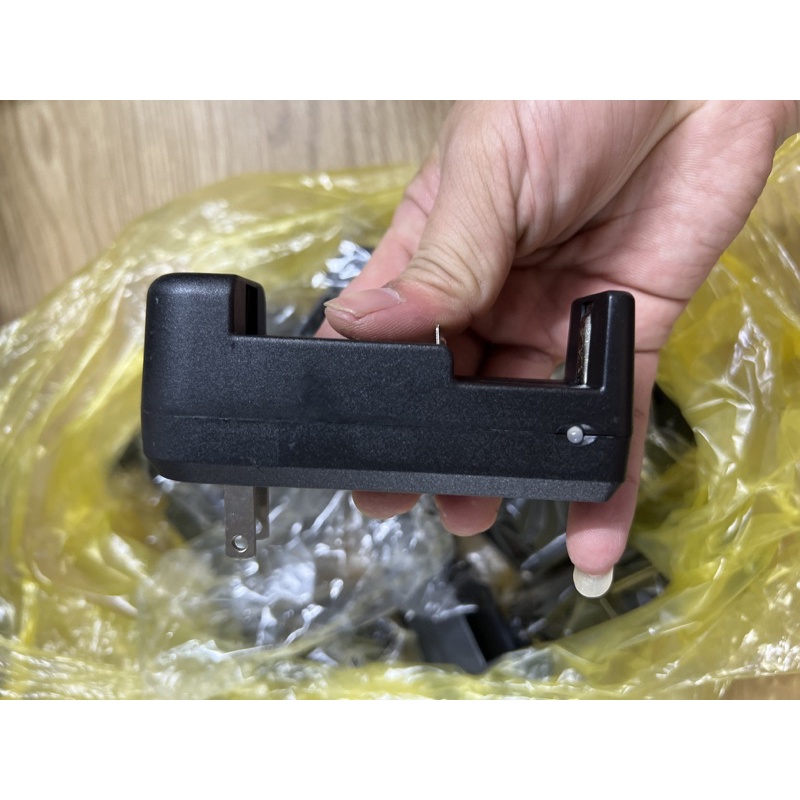 MÁY SẠC PIN 3V7-4V2 - HÀNG LOẠI 1