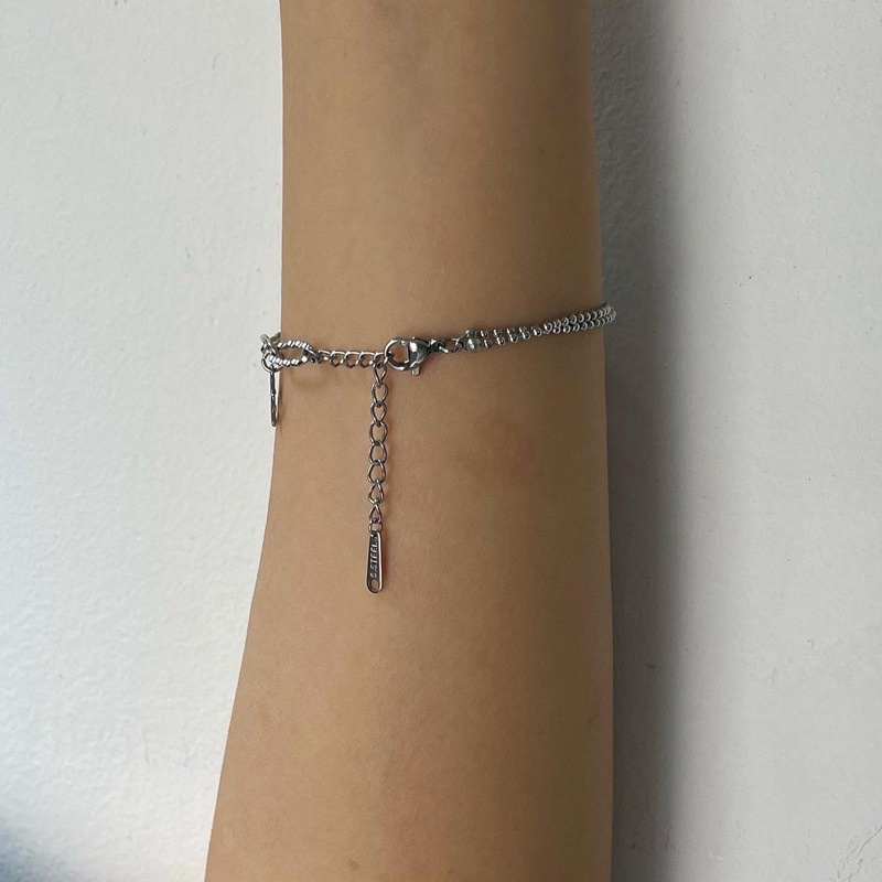 Vòng tay titan / Thơ Ngây - Madde/2737