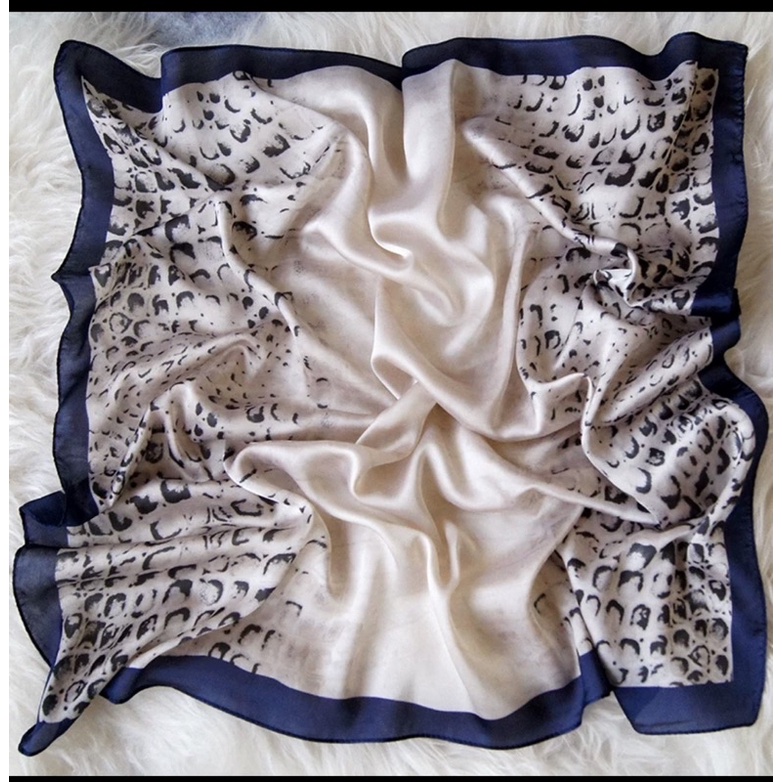 Khăn turban lụa vuông cao cấp choàng cổ size 70x70cm thanh lịch đa năng dùng làm áo yếm in hoa văn hình học