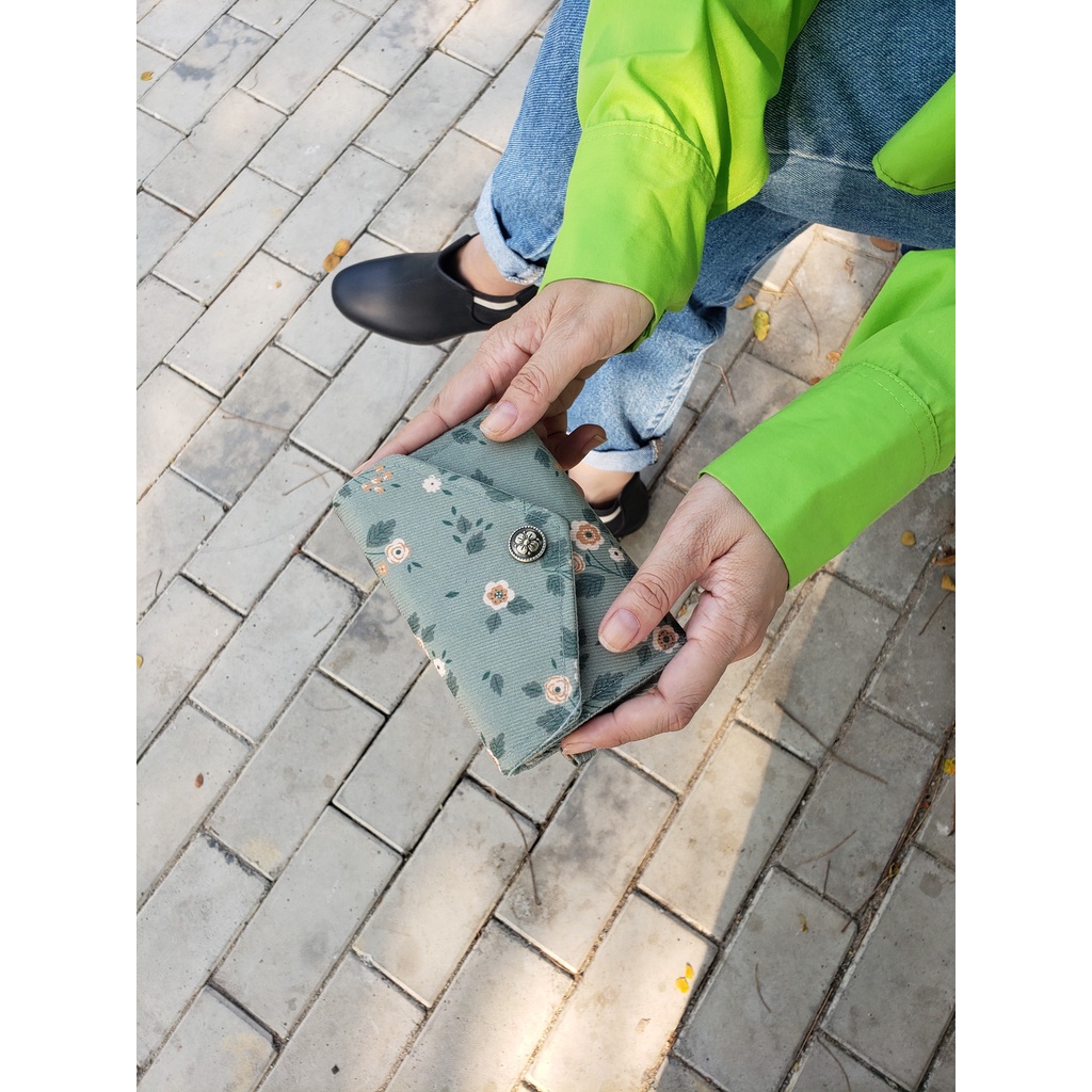 Ví vải handmade xanh lá nhạt hoa đào kép siêu xinh xắn, có khóa kéo tiện lợi