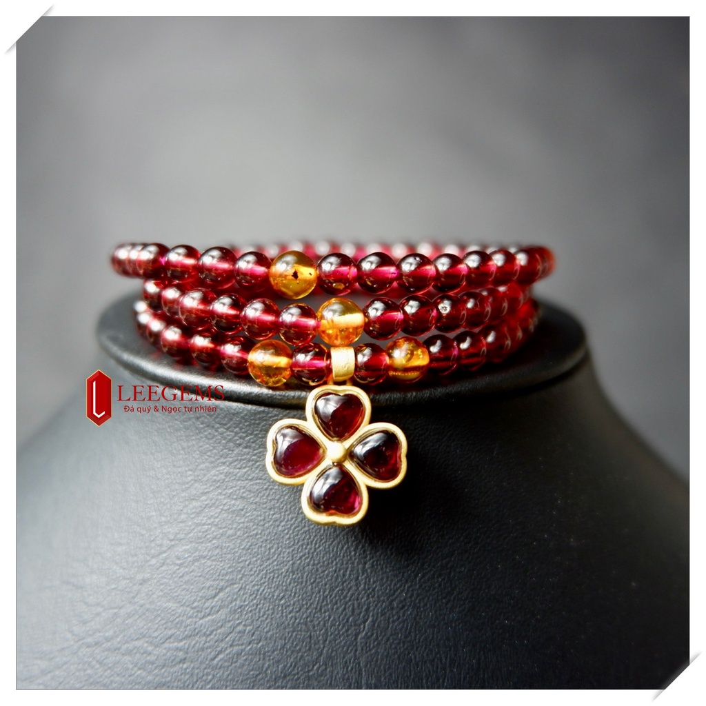 CHUỖI NGỌC HỒNG LỰU (GANET) VIP, ĐEO CỔ HOẶC QUẤN 03 VÒNG TAY MIX CHARM CỎ 4 LÁ GARNET DÀNH CHO NỮ MỆNH HOẢ VÀ MỆNH THỔ
