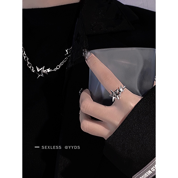 ✨Nhẫn Hình Ngôi Sao Màu Đen Đính Đá Zircon Thời Trang Cho Nam Và Nữ