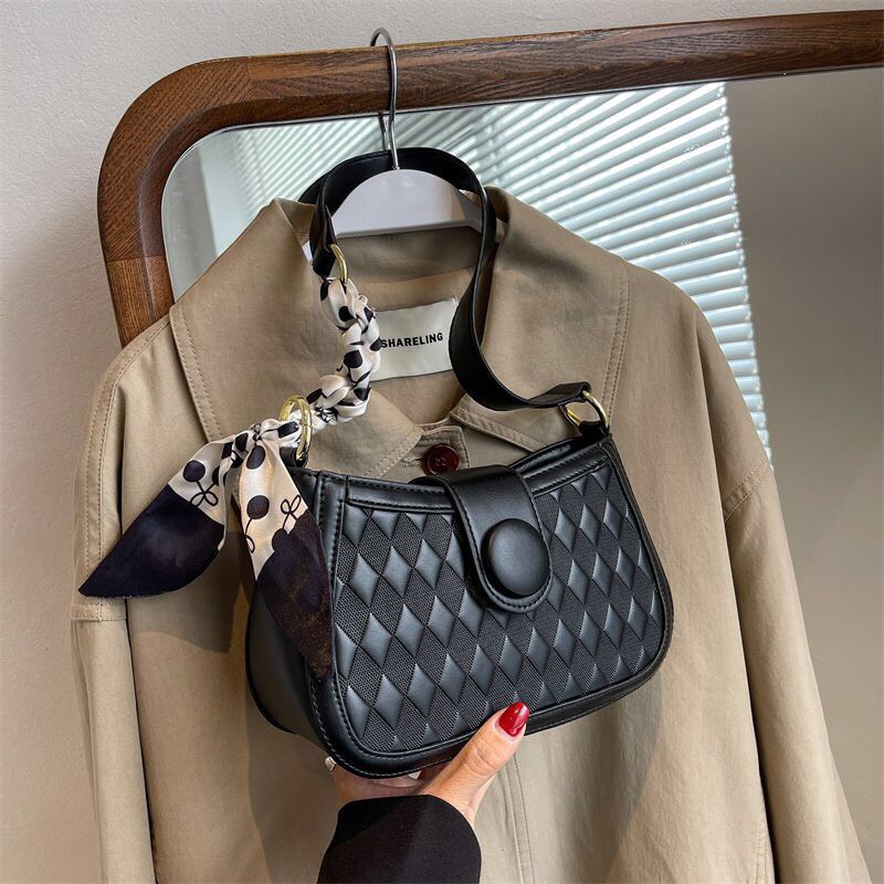 Túi đeo chéo đeo vai có 2 dây, khóa tròn họa tiết vân thoi tặng kèm khăn lụa SL79