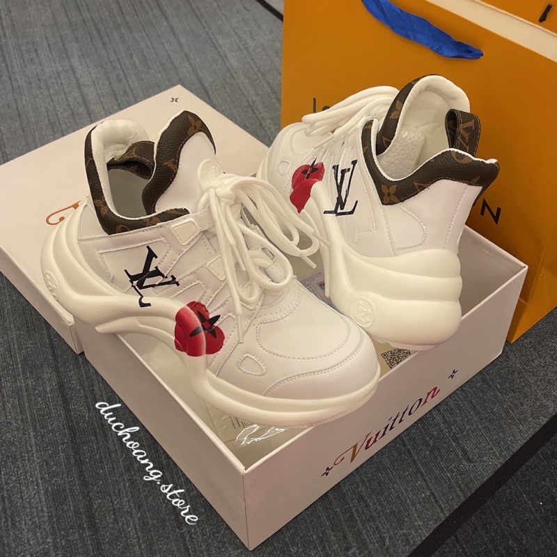 GIÀY L.V TRẮNG NÂU ,TRÁI DÂU CAO CẤP 1:1