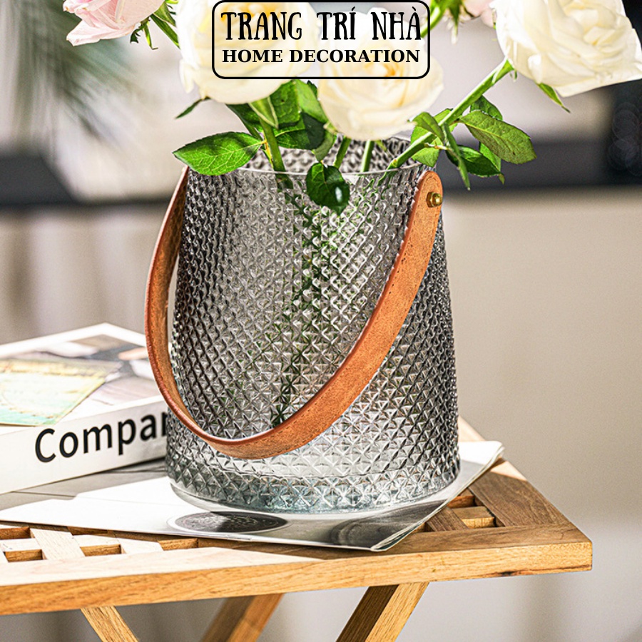 Bình hoa thủy tinh có quai cầm trang trí nhà cửa
