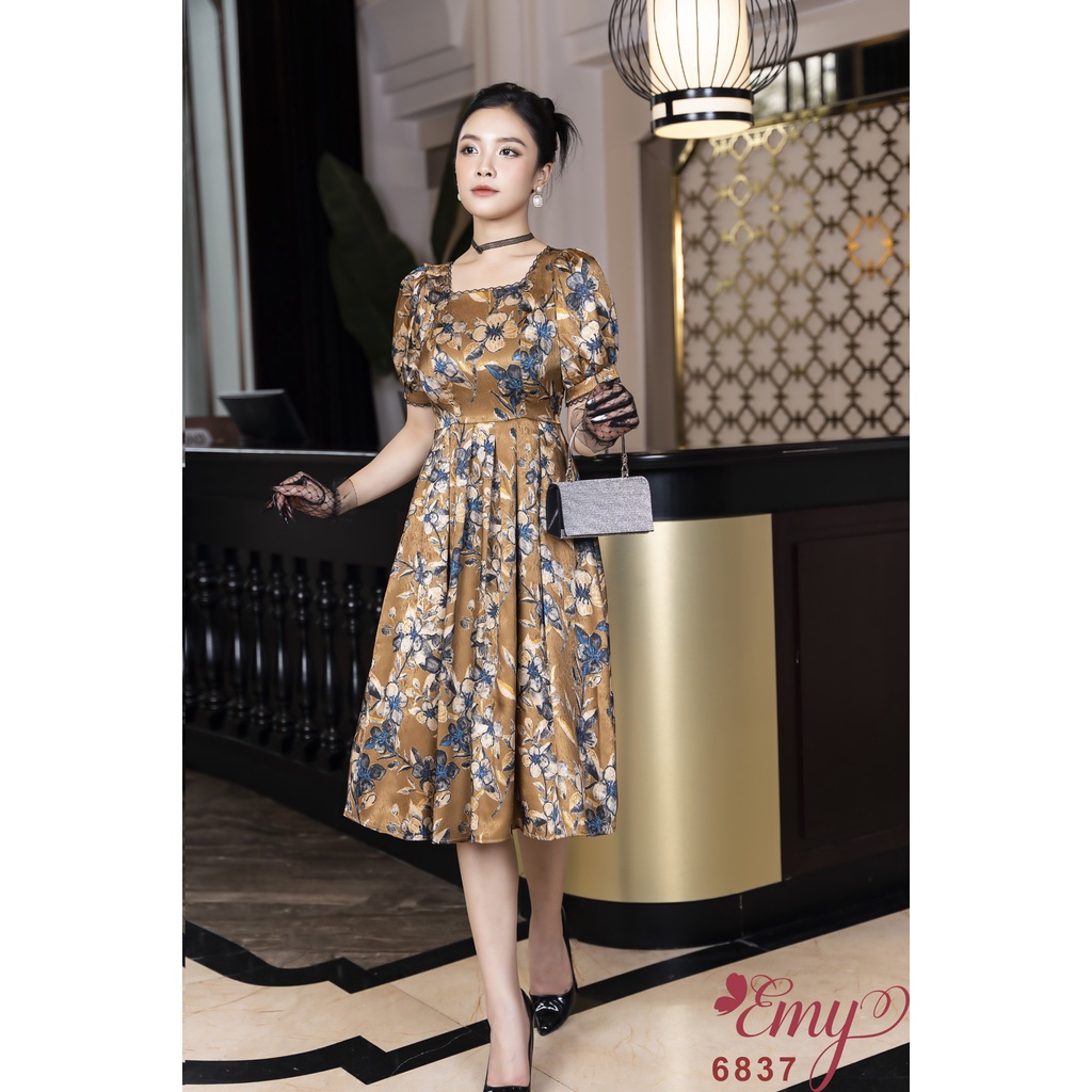 Đầm EMY EM6837 Xoè Cổ Vuông