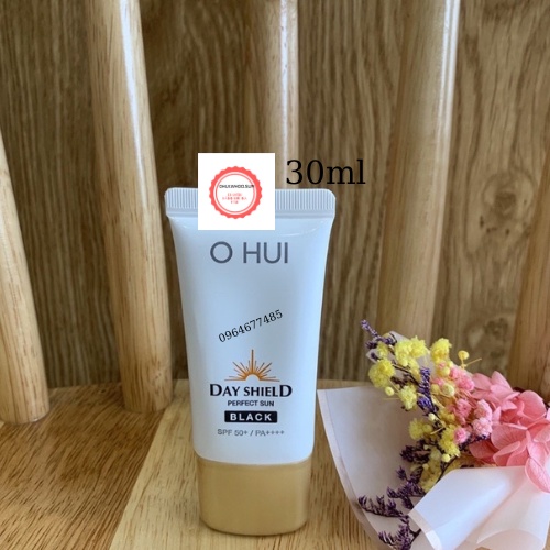 kem chống nắng dưỡng trắng, nâng tone nhẹ nhàng, thẩm thấu nhạn - OHUI Day Shield Perfect Sun Black SPF50+/PA++++