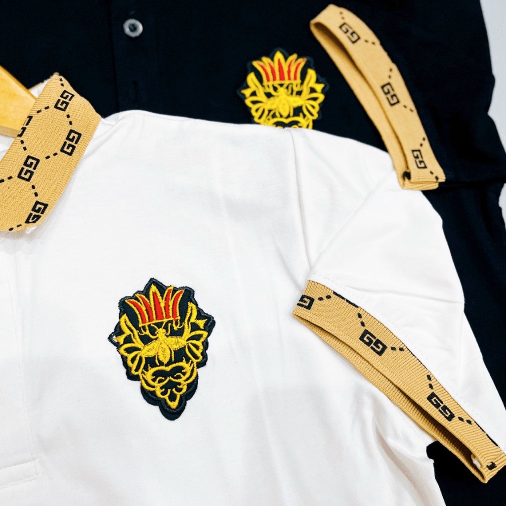 Áo Thun Nam Cổ Bẻ Ngắn Tay Vải Cotton 2 Màu Trắng Đen Phối Logo Đơn Giản Sang Trọng NEW UNISEX