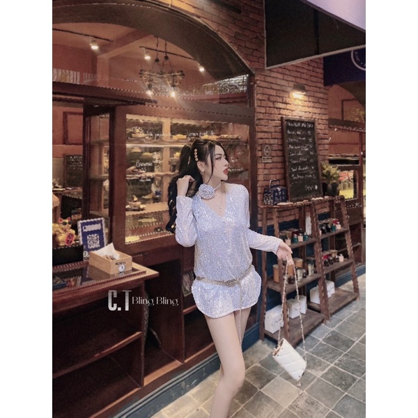 Áo sơmi kimsa cổ V kèm hoa cổ