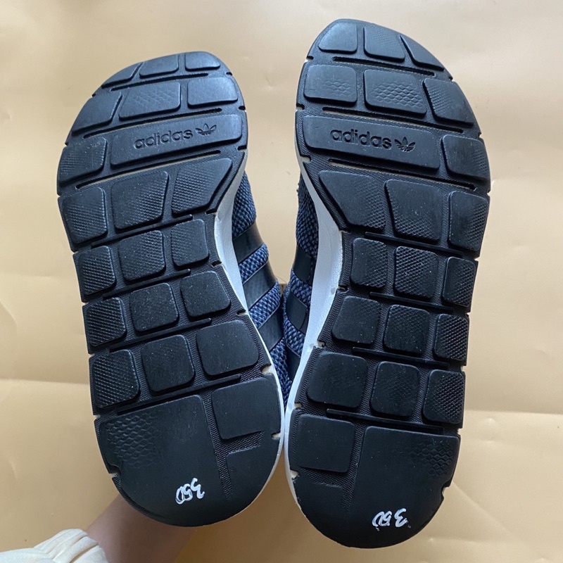 Giày chính hãng đã qua sử dụng