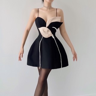 Lucite Dress - Đầm 2 dây form chữ A hoa đính nổi 3D ấn tượng, nữ tính sang chảnh