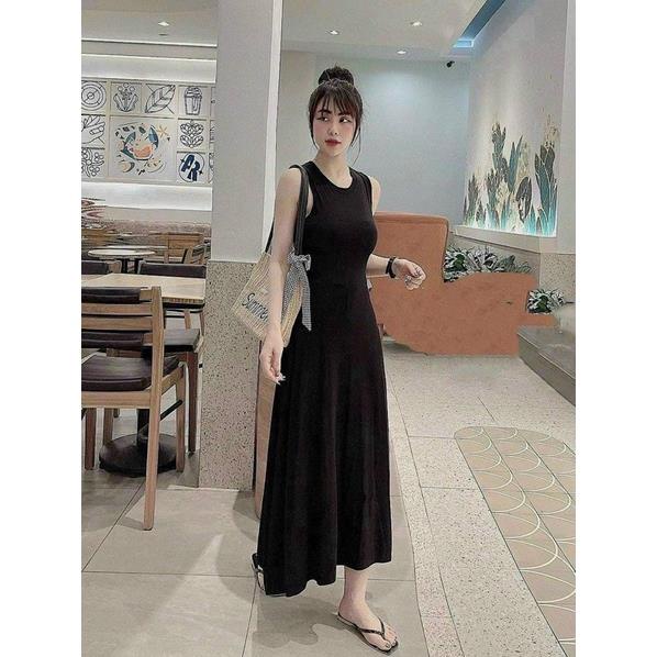 Váy xát nách chân xòe dáng dài màu đen