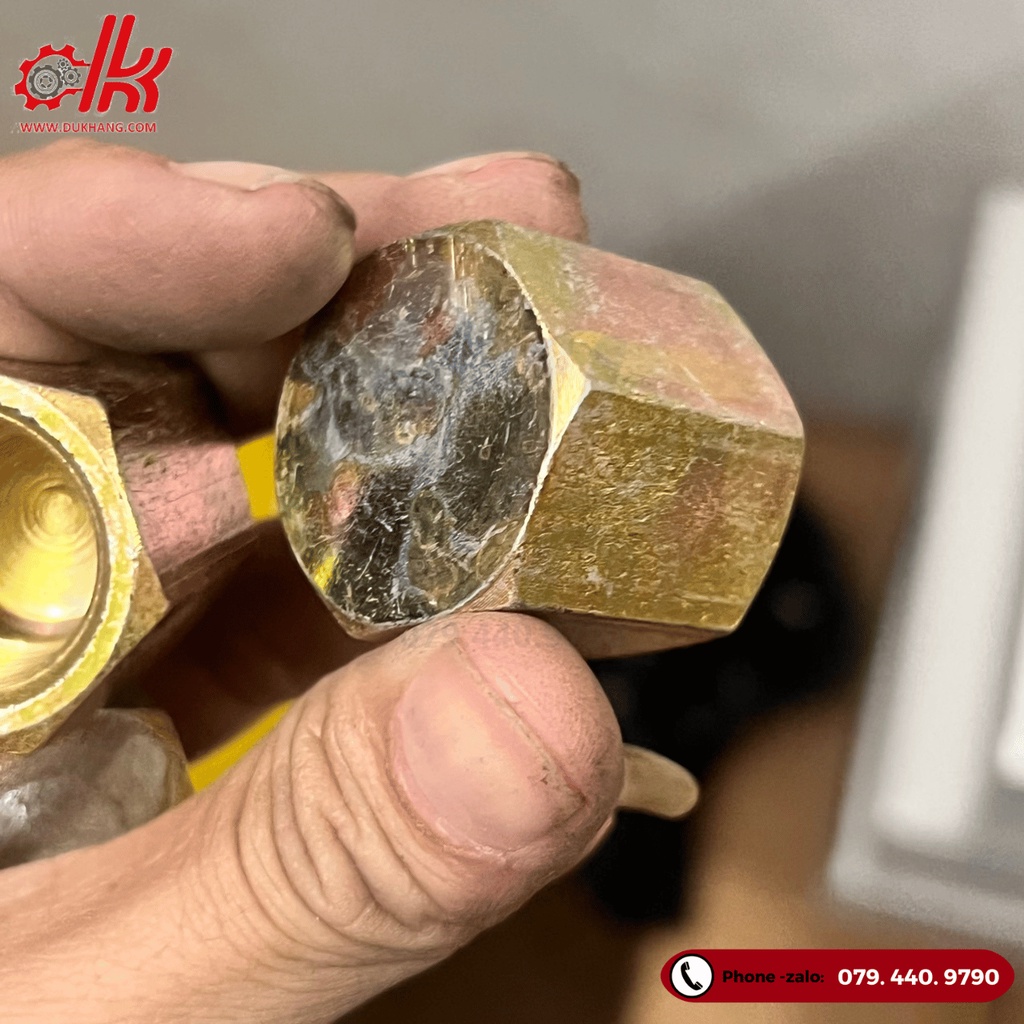 Bít ren trong sắt 7 màu