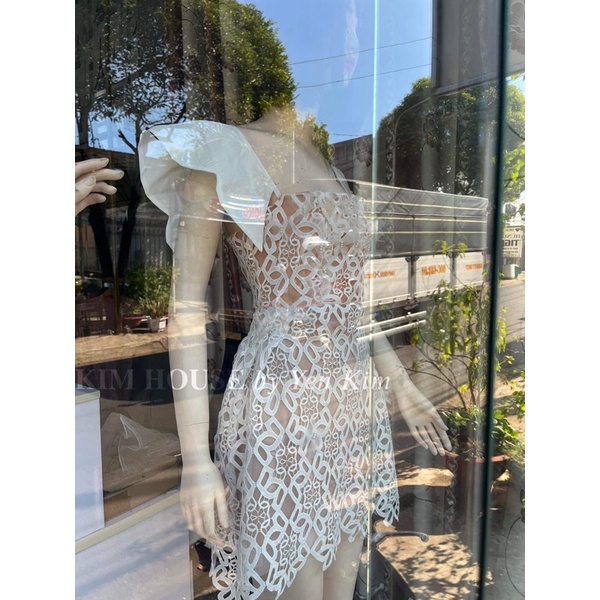 Váy ren thiết kế