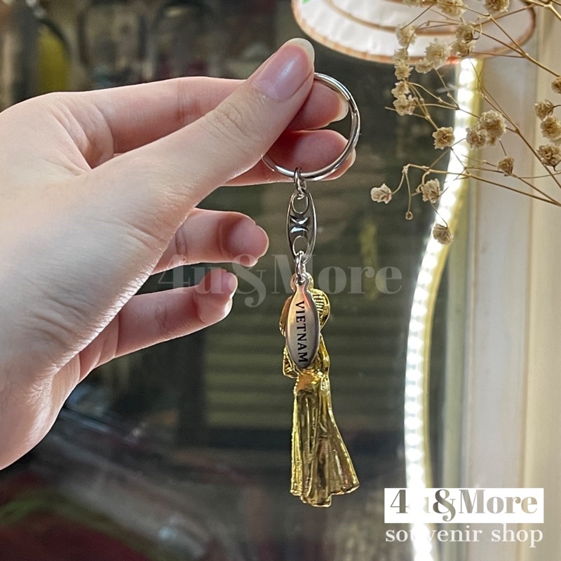 Móc khoá đồng cô gái áo dài nón lá Việt Nam