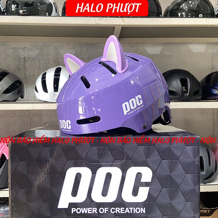 Tai mèo gắn nón bảo hiểm