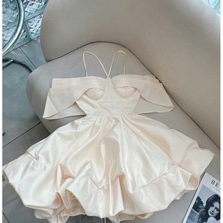 Sẵn Đầm nude tafa cổ yếm rớt vai dáng xoè bồng