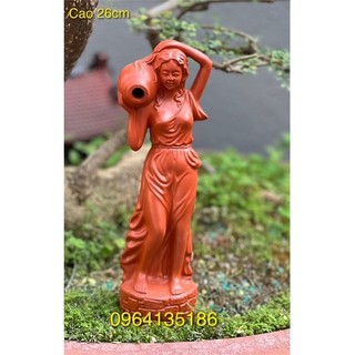Tượng tiểu cảnh cô gái đổ nước h26cm men nâu đỏ gốm Bát Tràng