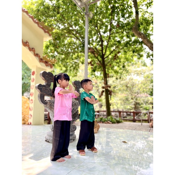 Bộ Bà Ba Vải Phi Bé Trai Bé Gái Tay Ngắn + Tặng Khăn Rằn