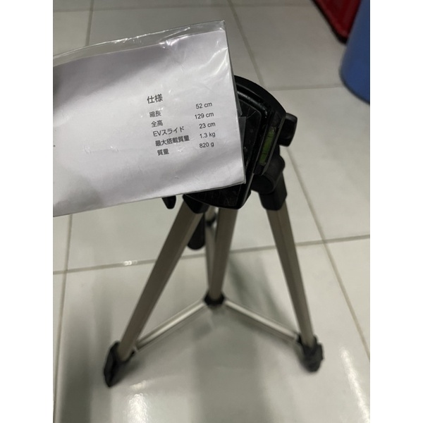 Chân máy ảnh tripod Nhật chưa sd. Cao 1.29m, nặng 820gr