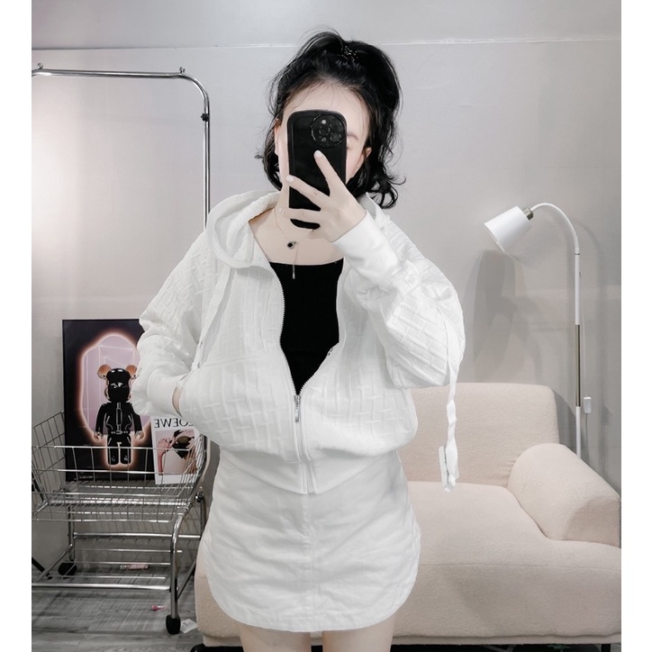 Áo khoác dập nổi cao cấp xỏ ngón kéo cao ( kèm túi trong ) nón to