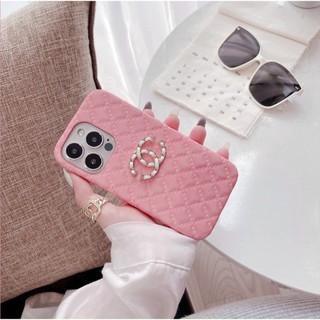 Ốp lưng iphone, lưng da gắn sticker cl hàng hiệu cho iphone x xs max 11 12 13 14 pro max