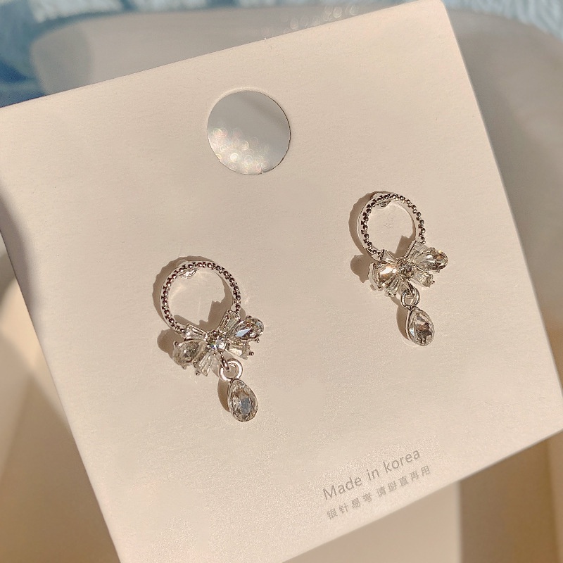 【coffeemate】⚡ Khuyên Tai Đính Đá Hình Giọt Nước Mới 2023