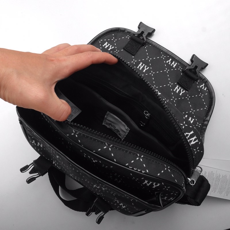 Cặp MLB MONOGRAM Logo Thêu 3D ACADEMY BAG NY Chất Liệu Polyester | BÁNH MÌ STORE | Cặp MLB Đi Học Màu Đen