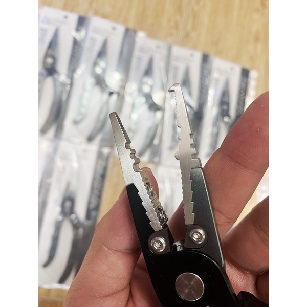 Kìm Daiwa 200H Plier Lock