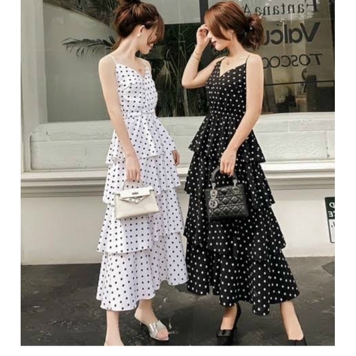 Đầm chấm bi 2 dây tầng trắng-đen freesize.A00