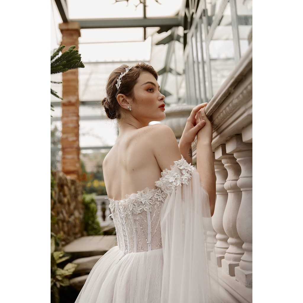 Váy cưới đơn giản dây thắt ôm dáng sang trọng, Váy trắng cô dâu thiết kế .