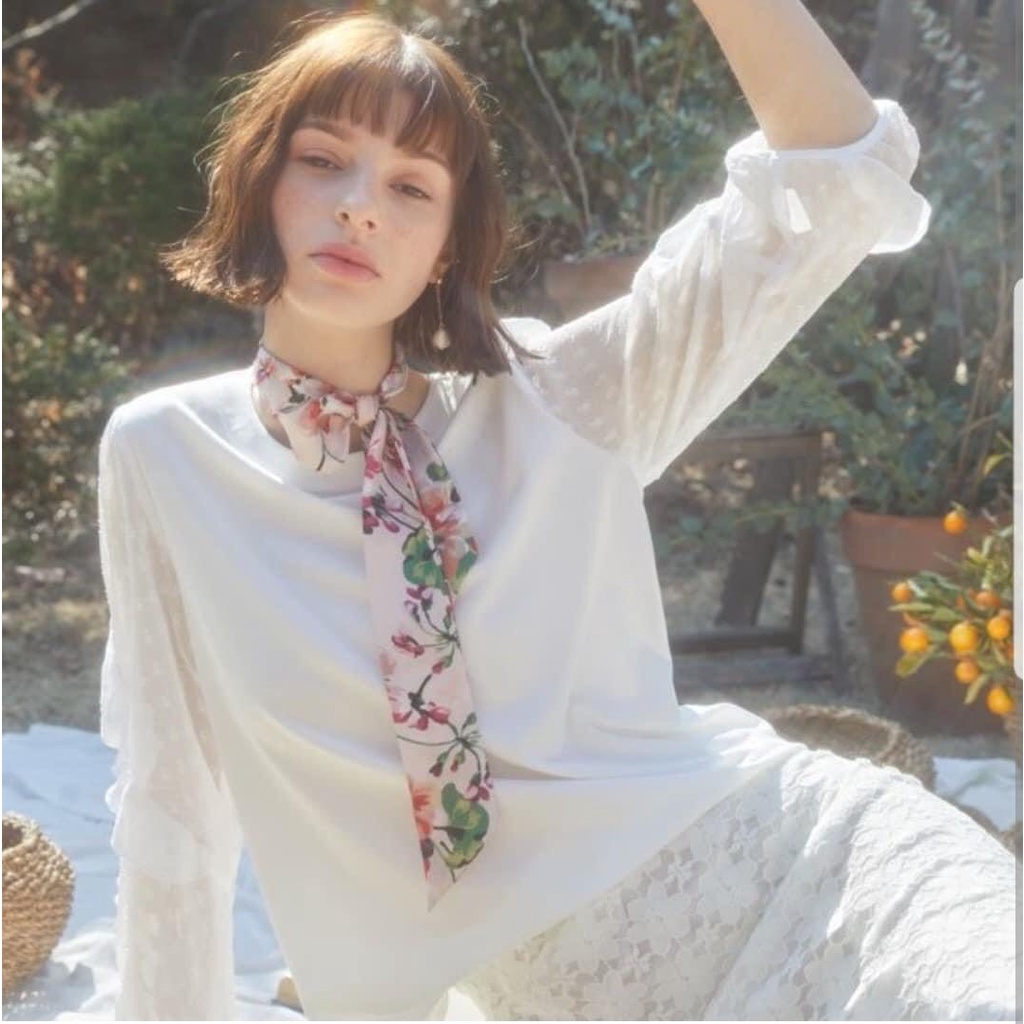 Áo Dư Hàn tay phối ren