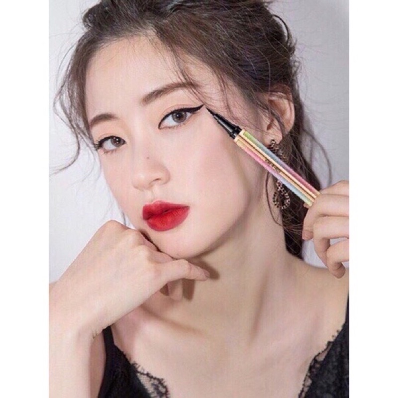 Kẻ Mắt Nước Kim Tuyến Lâu Trôi