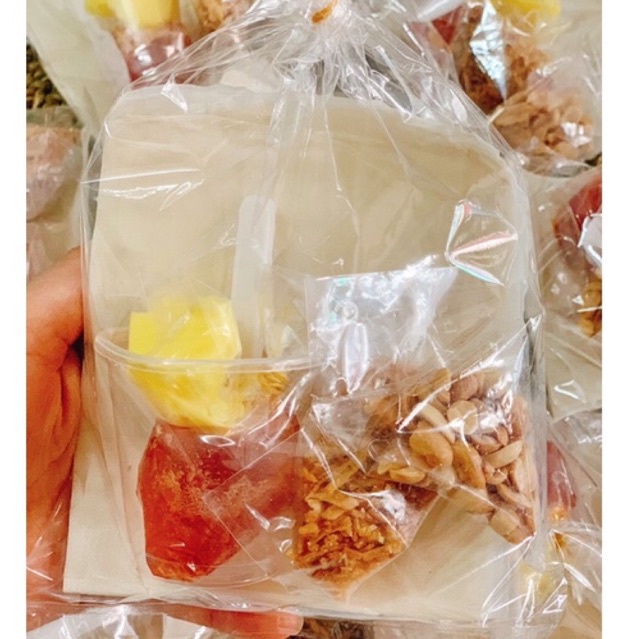 Bánh tráng me bơ hành phi