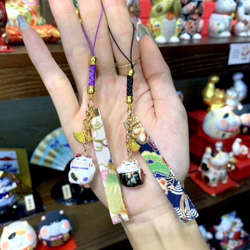 Móc khoá Mèo sứ Dải vải nhỏ dài - MK04