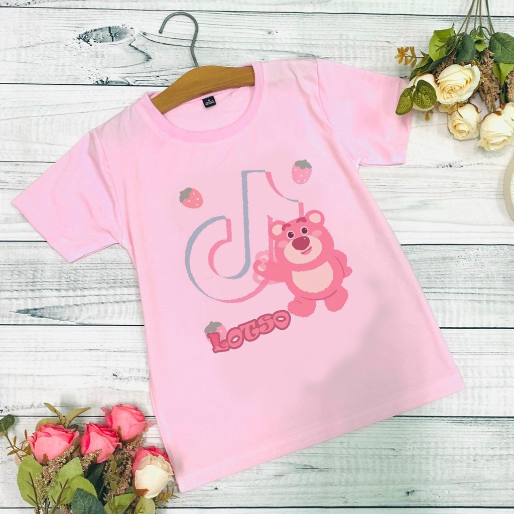 Áo thun hồng cho bé gái hình gấu bông dâu Lotso strawberry bear, áo phông bé trai bé gái cổ tròn mềm mịn size 10 - 60kg