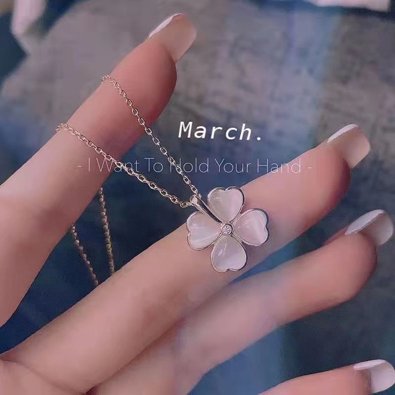 Dây Chuyền Cỏ Ba Lá May Mắn Phong Cách Mới 2023