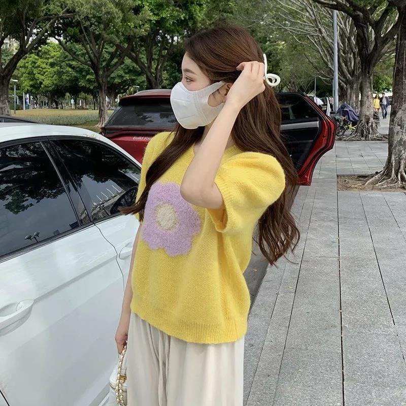 Áo sweater ngắn tay cổ tròn thêu hoa phong cách Hàn Quốc | BigBuy360 - bigbuy360.vn