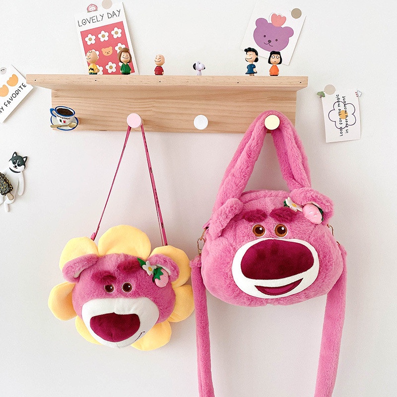 Túi xách đeo vai phủ lông họa tiết Gấu Dâu Lotso đáng yêu cỡ lớn 25cm cho nữ _ Ting Ting