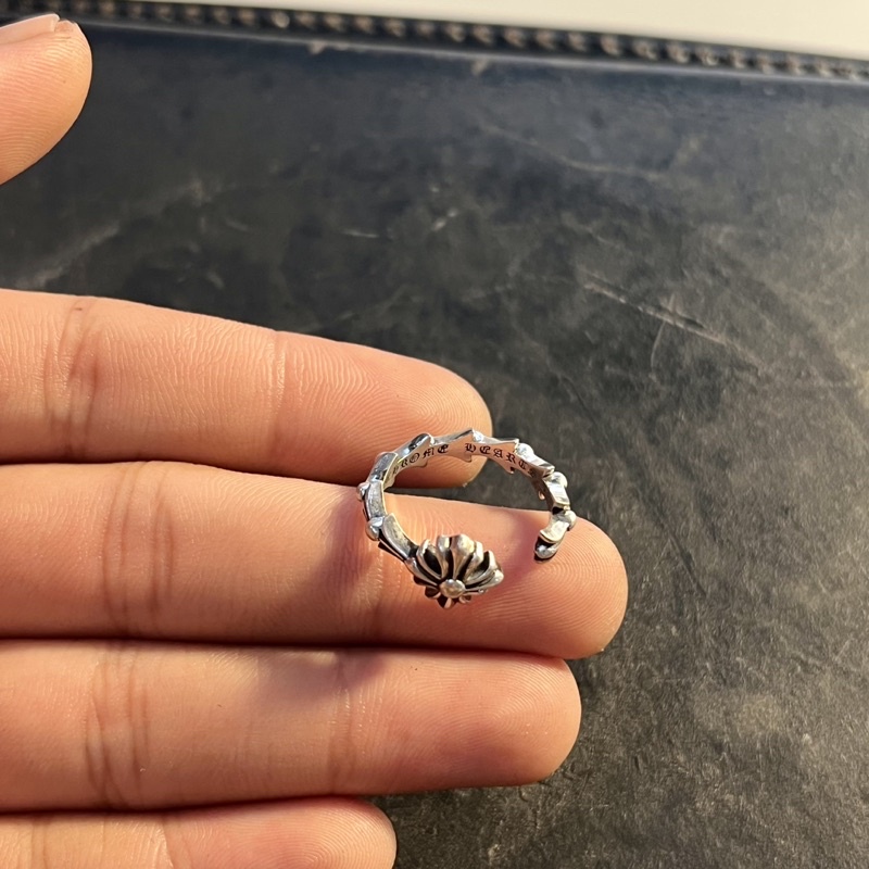 Nhẫn chromehearts