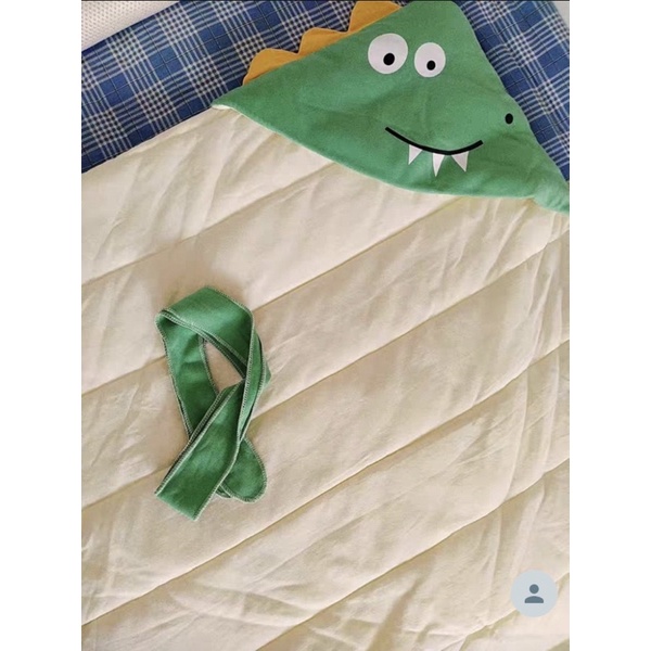 Ủ trần bông cho bé sơ sinh hoạ tiết khủng long ngộ nghĩnh